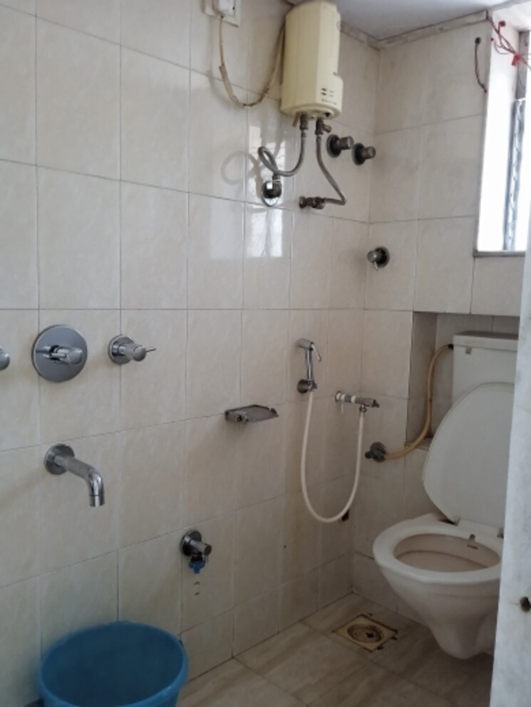 Bathroom, andheri west 1 Bedroom 570 Sq.Ft. Apartment In Andheri West Mumbai 8584650