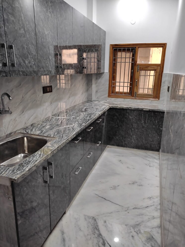 Kitchen, kirti nagar 3 Bedroom 200 Sq.Yd. Builder Floor In Kirti Nagar Delhi 8584644