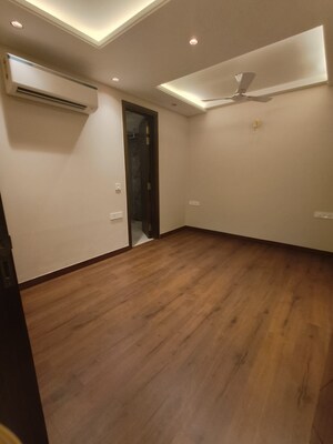 Room in 3 BHK Builder Floor at Panchsheel Enclave – for Sale
