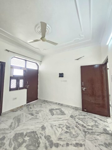 Room in 2 BHK Independent House at Ansal Plaza Sector-23, Sector 23 – for Rent