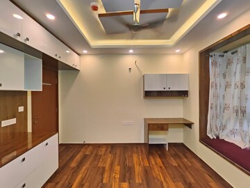 Room in 3 BHK Apartment at Bhartiya Nikoo Homes, Thanisandra Main Road – for Rent