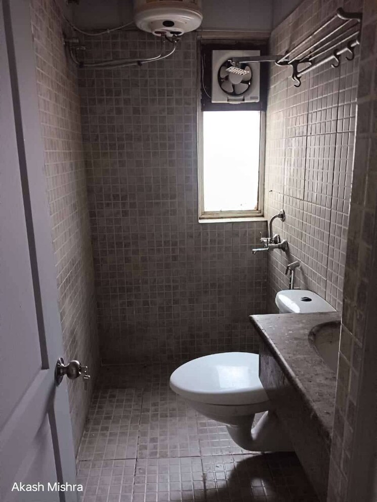 Bathroom, paras-tierea 2 Bedroom 1070 Sq.Ft. Apartment In Sector 137 Noida 8584676