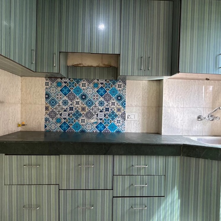 Kitchen, paras-tierea 2 Bedroom 925 Sq.Ft. Apartment In Sector 137 Noida 8584693