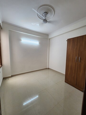 Room in 2 BHK Apartment at Chattarpur – for Rent