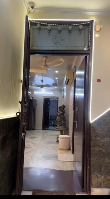 Building Lobby in 3 BHK Builder Floor at Anand Vihar – for Sale