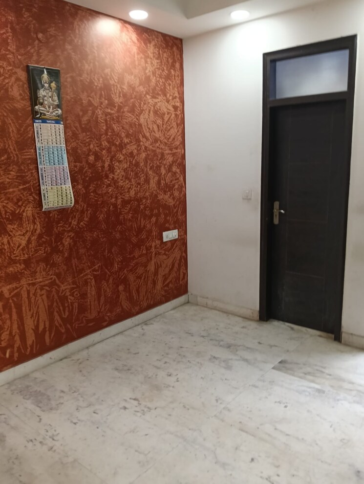 Room, burari 2 Bedroom 65 Sq.Yd. Builder Floor In Burari Delhi 8584760