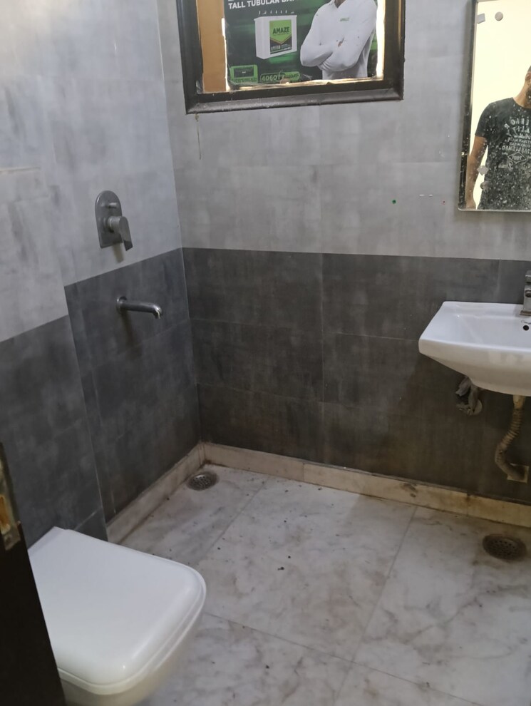 Bathroom, burari 2 Bedroom 65 Sq.Yd. Builder Floor In Burari Delhi 8584760