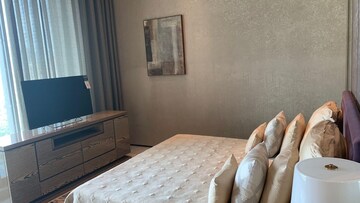 Bedroom in 4 BHK Apartment at Kalpataru Avana, Parel – for Sale