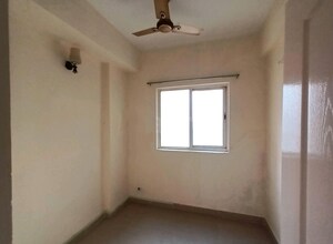 Room in 2 BHK Apartment at Paras Tierea, Sector 137 – for Sale