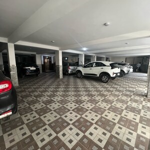 Parking in 3 BHK Builder Floor at Chattarpur – for Sale