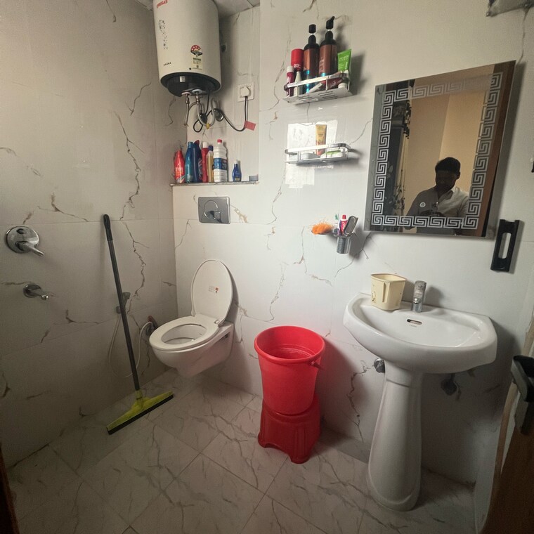 Bathroom, chattarpur 3 Bedroom 130 Sq.Yd. Builder Floor In Chattarpur Delhi 8584845