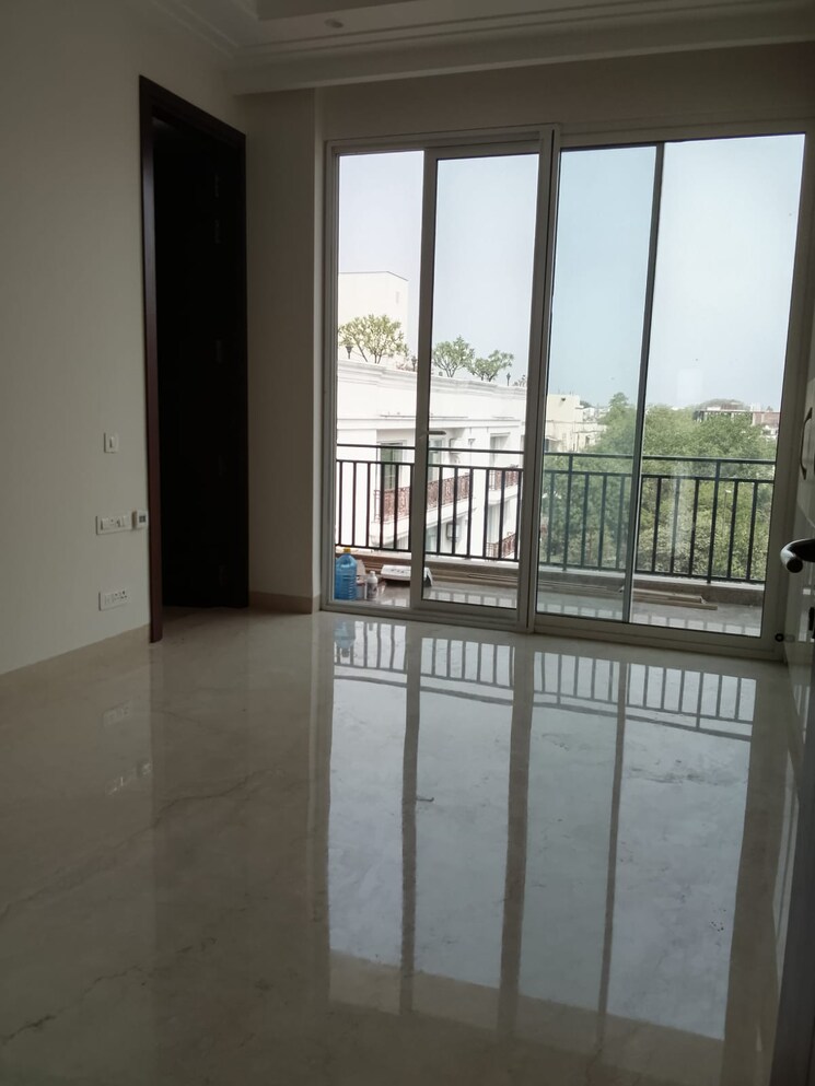 Balcony, vasant vihar 4 Bedroom 500 Sq.Yd. Builder Floor In Vasant Vihar Delhi 8584840