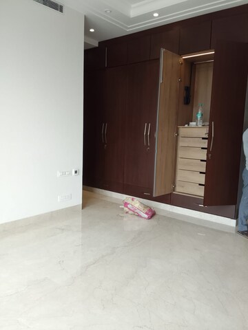 Room in 4 BHK Builder Floor at Vasant Vihar – for Rent