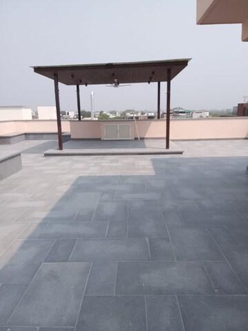 Room in 4 BHK Builder Floor at Vasant Vihar – for Rent