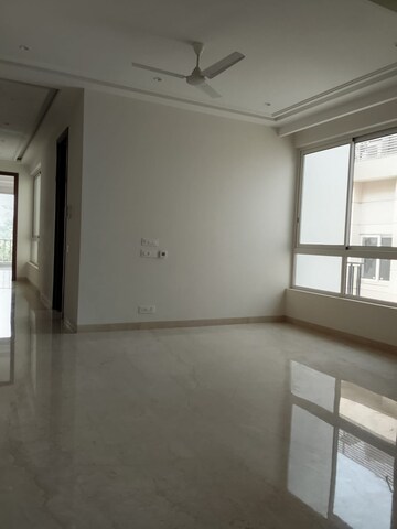 Room in 4 BHK Builder Floor at Vasant Vihar – for Rent