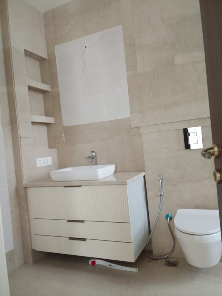 Bathroom, vasant vihar 4 Bedroom 500 Sq.Yd. Builder Floor In Vasant Vihar Delhi 8584840