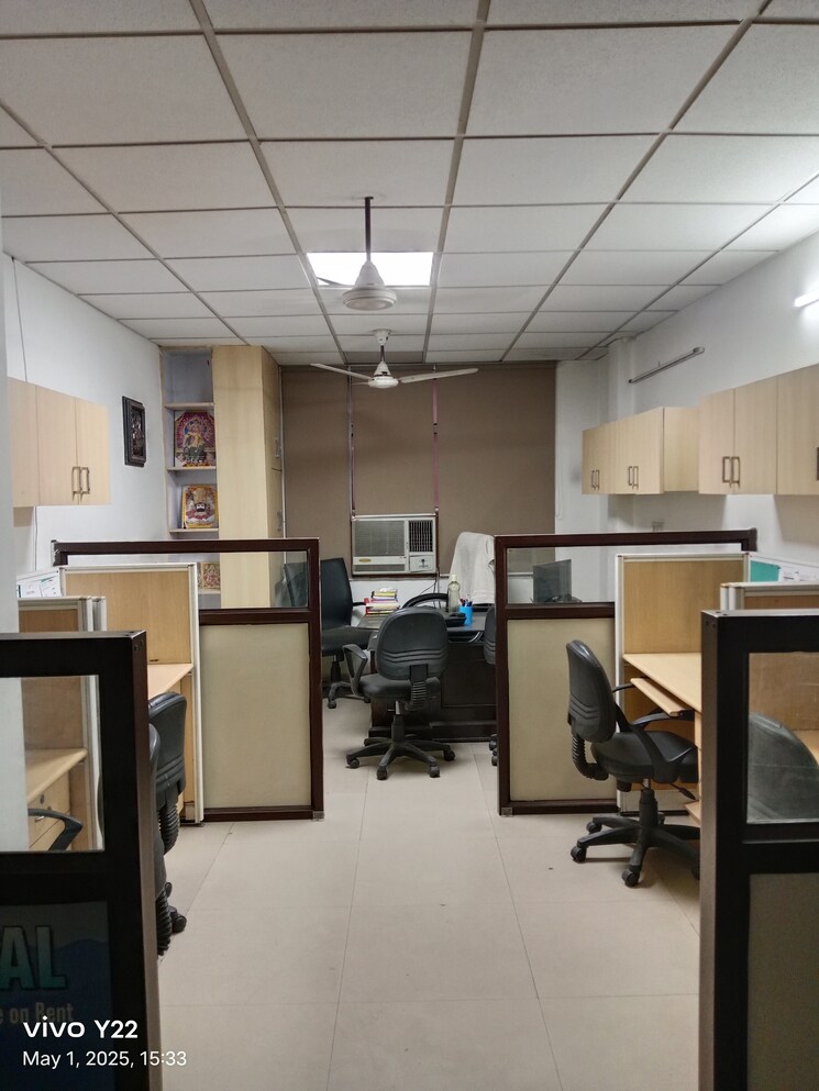 Team Area, laxmi nagar Commercial Office Space 600 Sq.Ft. In Laxmi Nagar Delhi 8584891