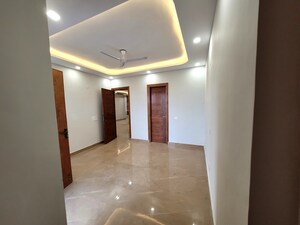 Room in 3 BHK Builder Floor at Green Fields Colony – for Sale