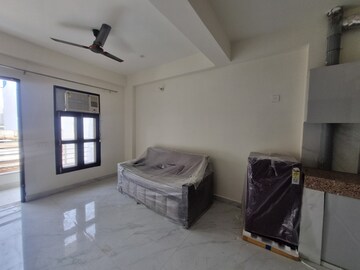 1 BHK Builder Floor For Rent in Sector 69