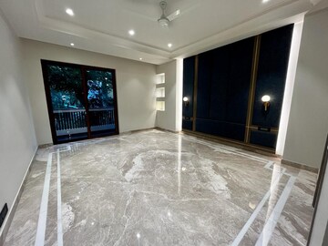 Room in 3.5 BHK Apartment at Ireo Victory Valley, Sector 67 – for Rent