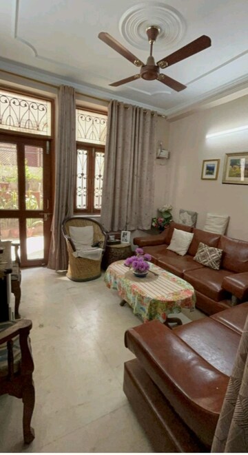 2.5 BHK Builder Floor For Rent in Roop Nagar