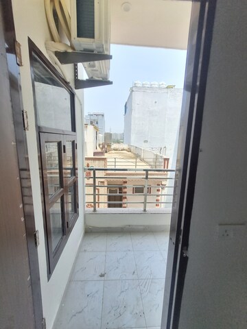 Balcony in 1 BHK Builder Floor at Sector 69 – for Rent