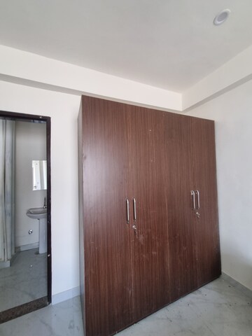 Room in 1 BHK Builder Floor at Sector 69 – for Rent