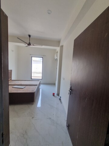Bedroom in 1 BHK Builder Floor at Sector 69 – for Rent