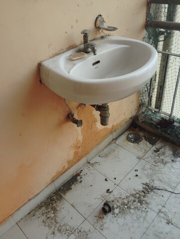 Bathroom in 2 BHK Builder Floor at Nimai Greens, Alwar Bypass Road – for Rent