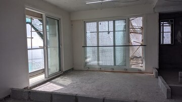 Room in 5 BHK Apartment at Worli – for Sale