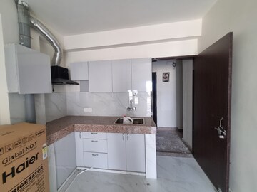 Kitchen in 1 BHK Builder Floor at Sector 69 – for Rent