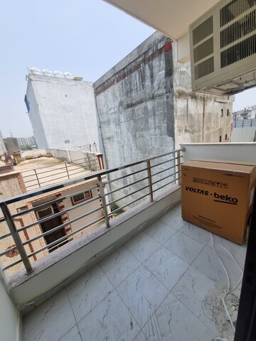 Balcony in 1 BHK Builder Floor at Sector 69 – for Rent