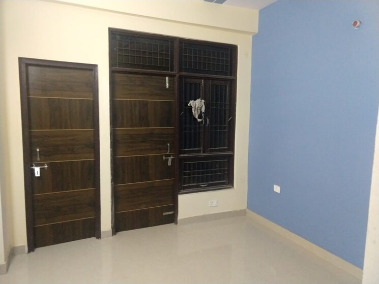 Room, sr-73-avenue 3 Bedroom 1430 Sq.Ft. Builder Floor In Sector 73 Noida 8585010