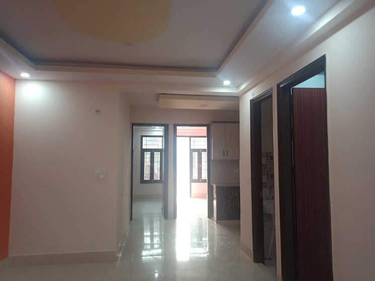 Room, sr-73-avenue 3 Bedroom 1430 Sq.Ft. Builder Floor In Sector 73 Noida 8585010