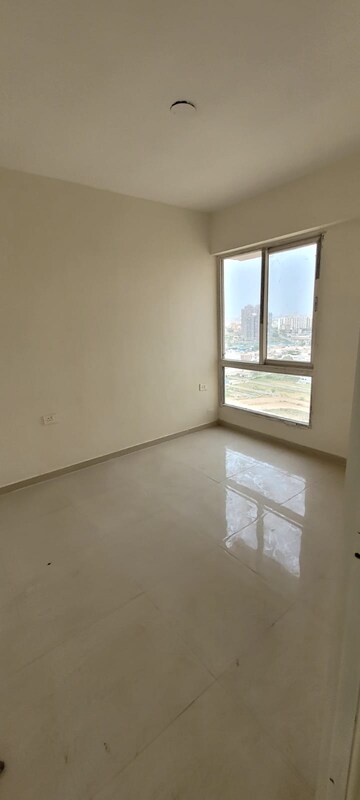 Room in 2 BHK Apartment at Signature The Millennia 2, Sector 37d – for Rent