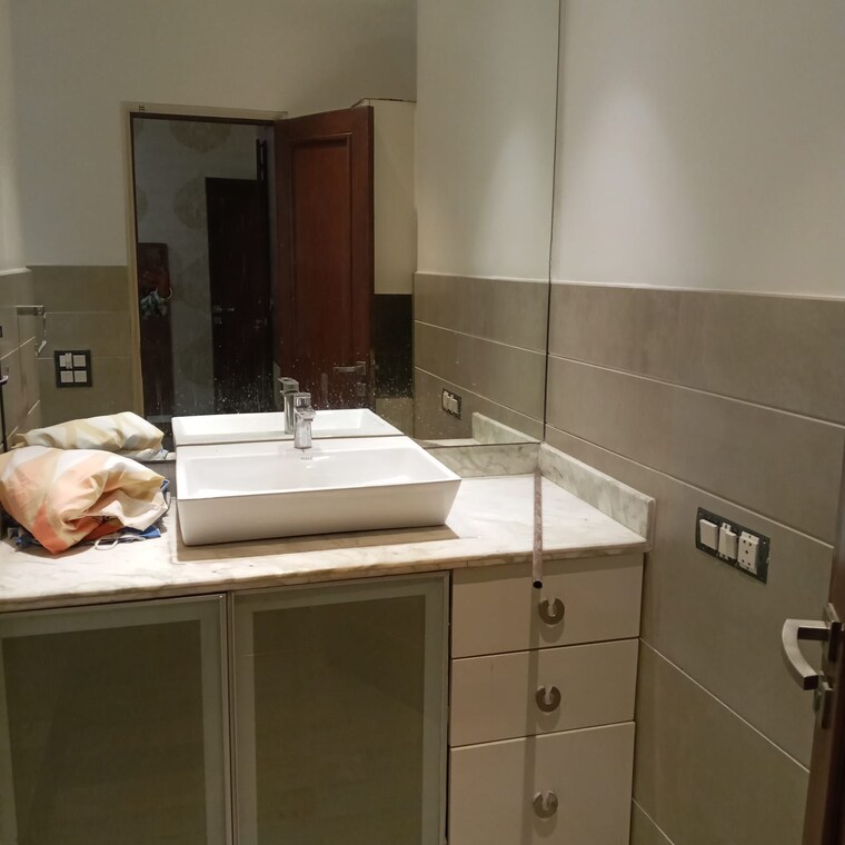 Attached Bathroom, pitampura 3 Bedroom 1000 Sq.Ft. Builder Floor In Pitampura Delhi 8585139