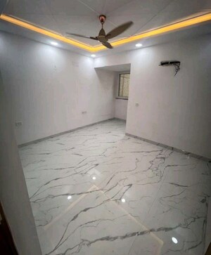 Room in 3 BHK Builder Floor at Pitampura – for Sale