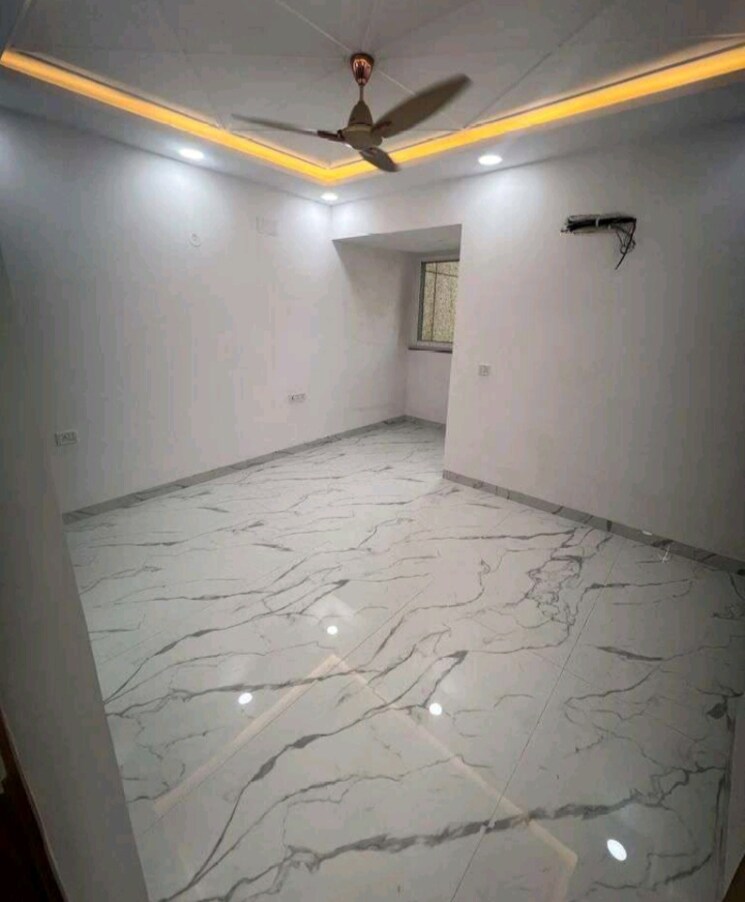 Room, pitampura 3 Bedroom 1000 Sq.Ft. Builder Floor In Pitampura Delhi 8585139