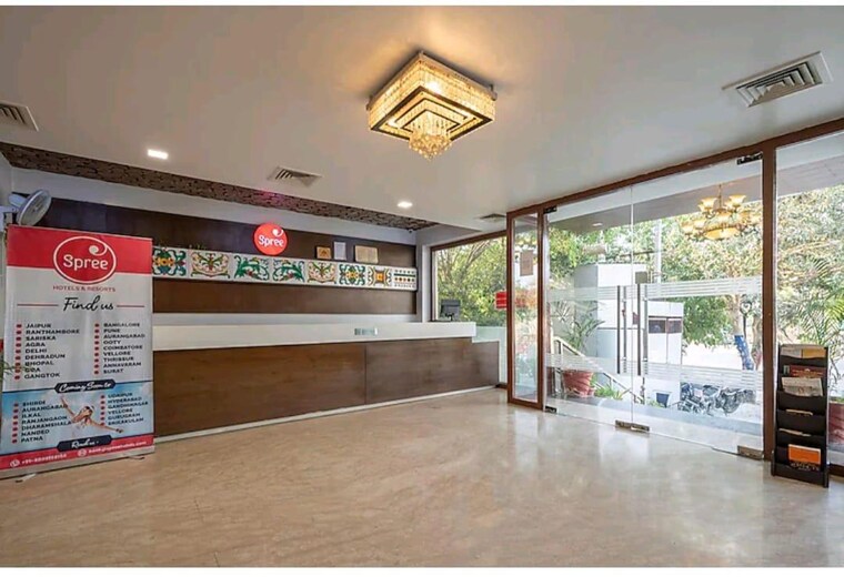 Exterior View, pushpanjali-puram Commercial Office Space 800 Sq.Yd. In Fatehabad Road Agra 8585239