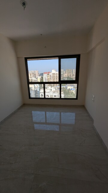 Room in 3 BHK Apartment at Aventus Westbrook, Andheri East – for Rent