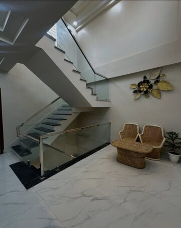 Living Room in 4 BHK Builder Floor at Sector 37 – for Rent