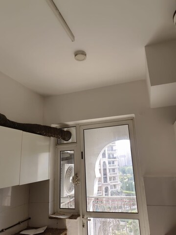 Furnished Amenities in 3 BHK Apartment at DLF Regal Gardens, Sector 90 – for Rent