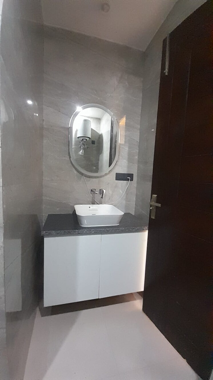 Bathroom, godrej-101 2 Bedroom 1559 Sq.Ft. Apartment In Sector 79 Gurgaon 8585222