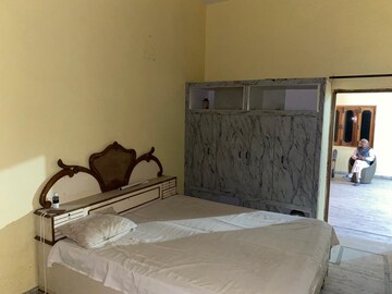 Bedroom in 6+ BHK Villa at Pallav Puram Phase 2 – for Sale