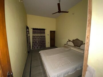 Bedroom in 6+ BHK Villa at Pallav Puram Phase 2 – for Sale