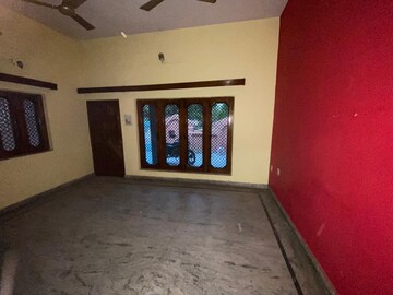 Room in 6+ BHK Villa at Pallav Puram Phase 2 – for Sale