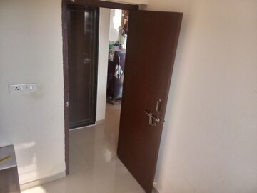 Furnished Amenities in 1 BHK Apartment at Goregaon West View CHS, Goregaon West – for Rent