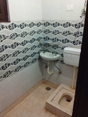Bathroom in 2 BHK Builder Floor at Lucky The Palm Valley, Sector 1 Greater Noida – for Rent