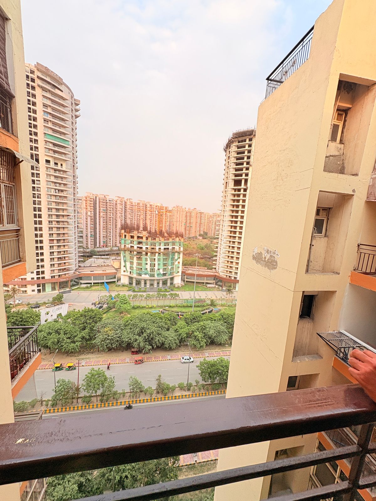 2.5 BHK + Study Room Apartment For Rent in Aims Golf City