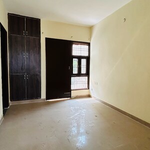 Room in 3 BHK Builder Floor at TDI My Floor 1, Sector 63 – for Sale